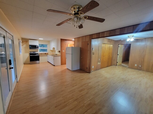 Building Photo - 1061 Caldwell Dr