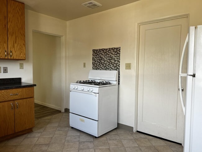 Building Photo - 1120 Austin Way