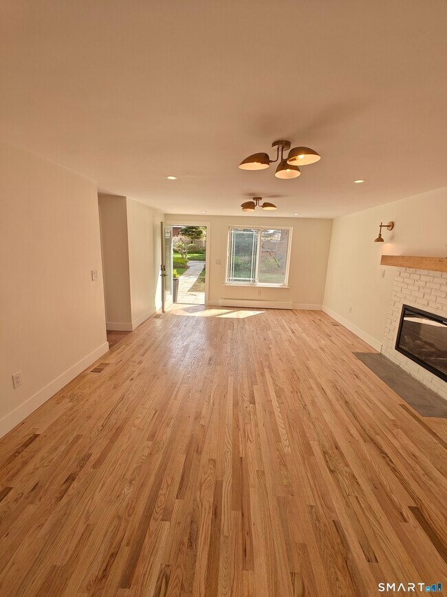 Building Photo - 241 Cricket Knoll