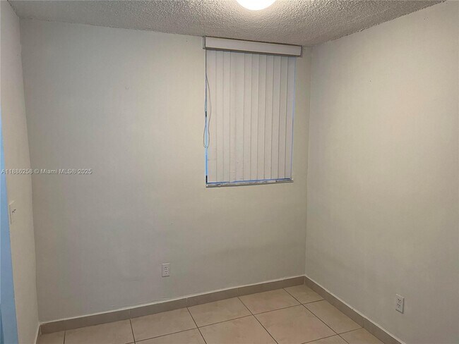 Building Photo - 1801 S Treasure Dr