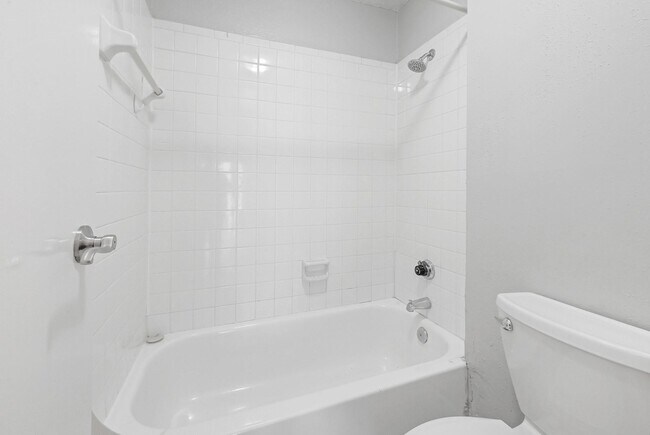 Building Photo - 18519 Egret Bay Blvd