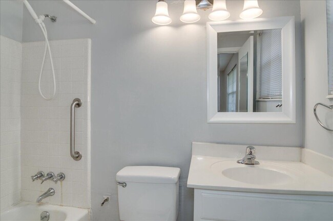 Building Photo - 2301 Mura Dr
