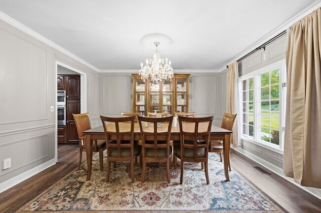 Building Photo - 1126 Somerset Ln