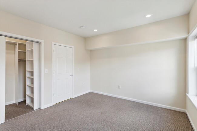 Building Photo - 1804 W Montgomery Ave