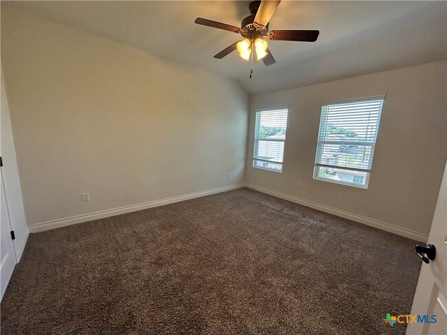 Building Photo - 320 Untermaier St