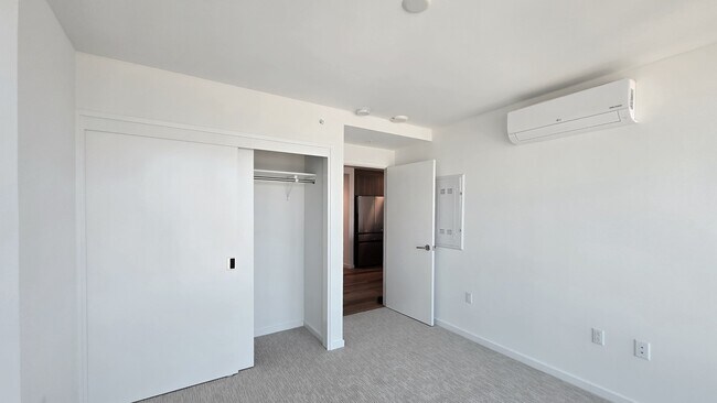 Building Photo - 1515 Liona St