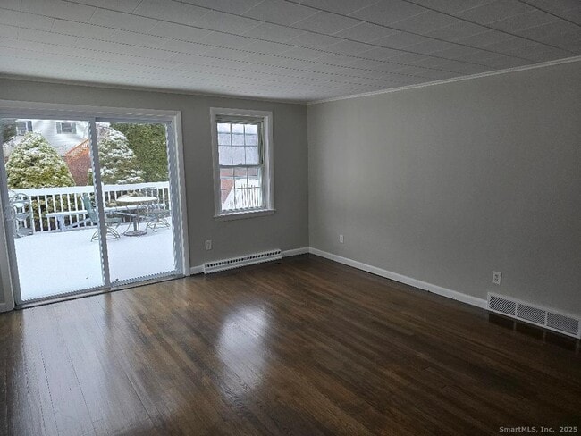 Building Photo - 713 Bucks Hl Rd