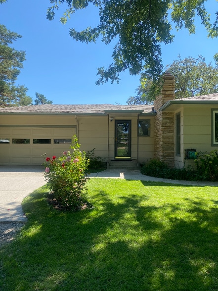 Building Photo - 1446 Norman Park Dr