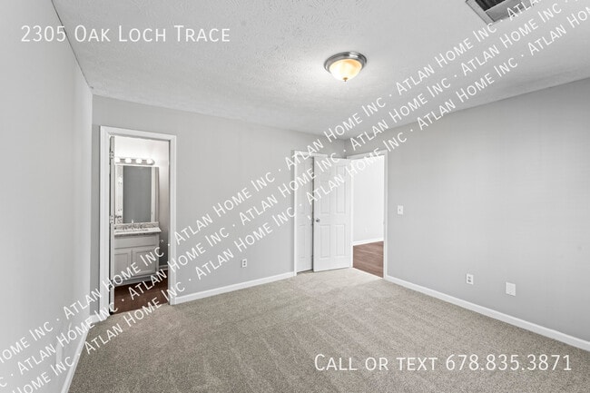 Building Photo - 2305 Oak Loch Trace