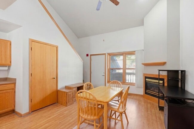 Building Photo - 1181 Canyon Rd