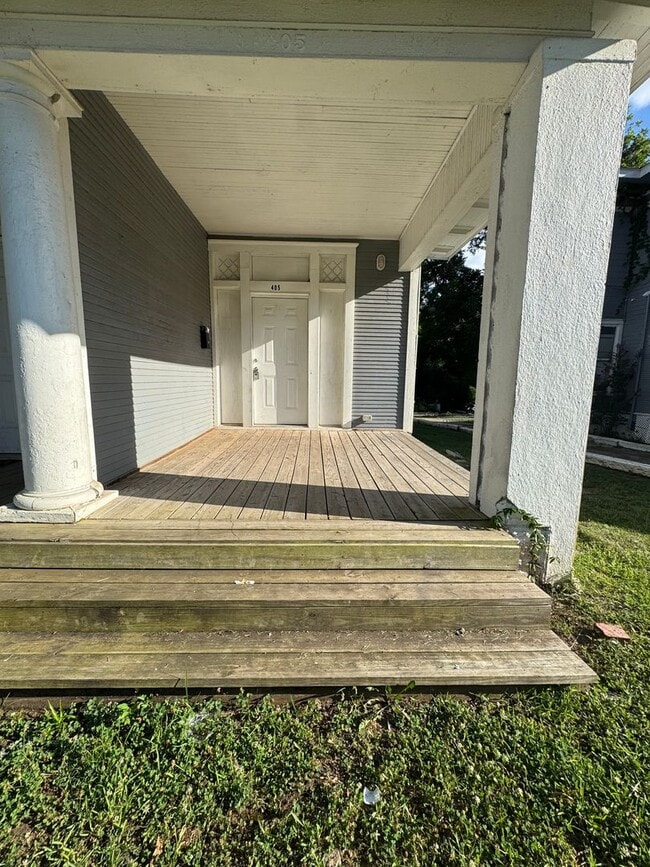 Primary Photo - Highland 2 Bedroom Apartment