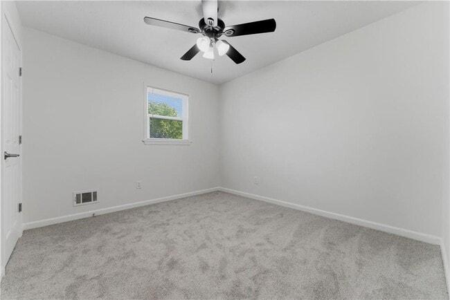 Building Photo - 5081 Hubert Dr