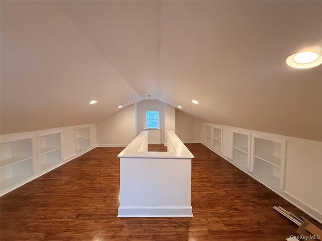 Building Photo - 35 East Ave