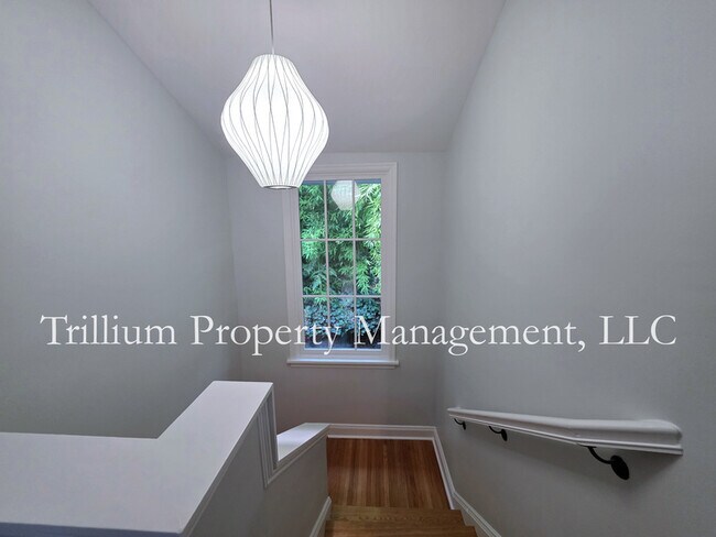 Building Photo - 2665 SW Brae Mar Ct