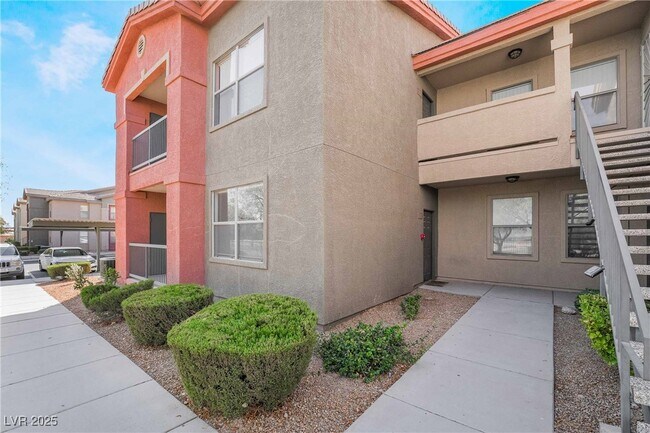 Building Photo - 8000 W Badura Ave