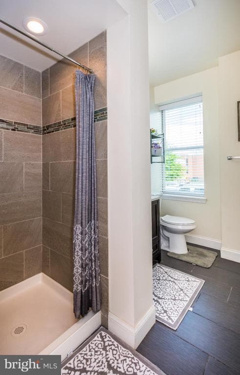 Building Photo - 600 S Linwood Ave