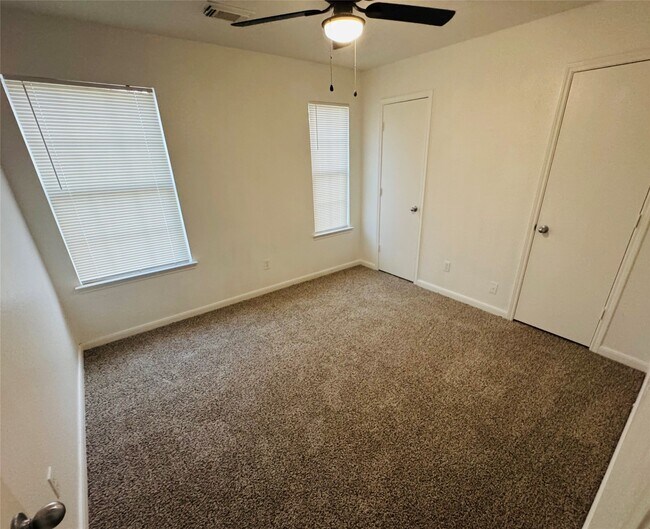 Building Photo - 13126 Bentcrest Ct