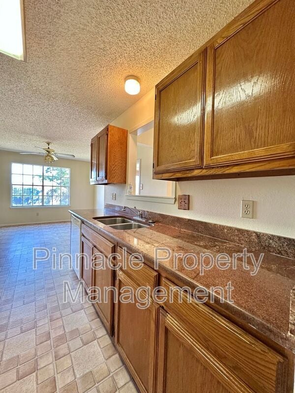 Building Photo - 5818 Davenport Dr