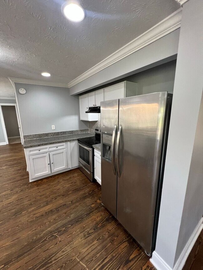 Building Photo - Huge 5 bedroom home in Lawrenceville NOW READY!