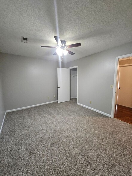 Building Photo - 5307 Dawndeer Ln