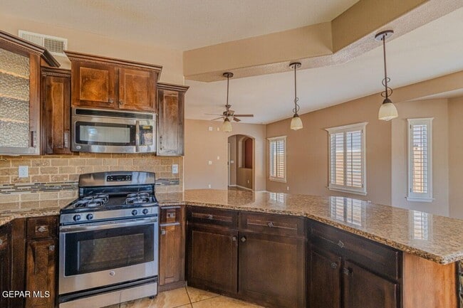 Building Photo - 3824 Loma Brisa Dr
