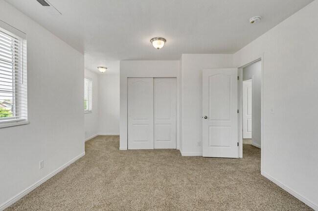 Building Photo - 8637 Goldenrain Cir