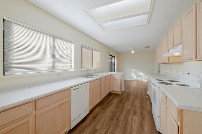 Building Photo - 15838 Secret Trails