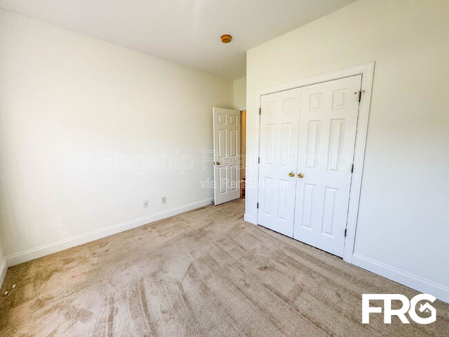 Building Photo - 2426 Pinetops Dr