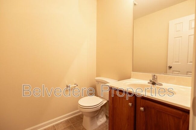 Building Photo - 36 Ackland Dr