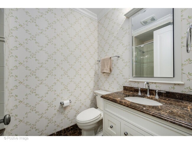 Building Photo - 446 W Huron St