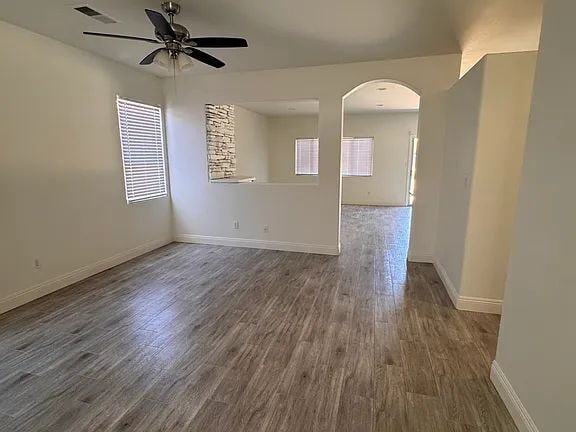 Building Photo - "Charming 3-Bed Oasis with Cozy Fireplace on Lighthouse Dr, Bakersfield!"