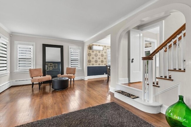 Building Photo - 4848 Ewing Ave S