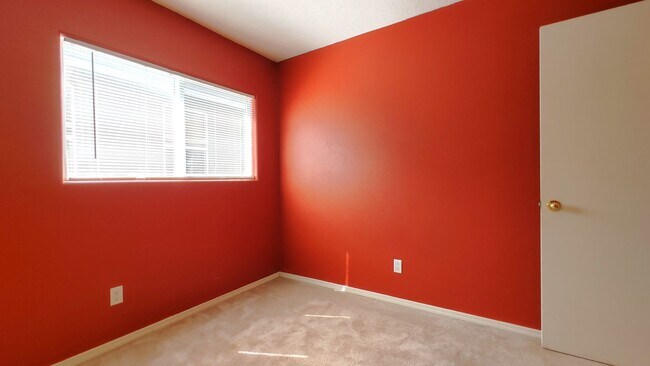 Building Photo - 6039 Malpais Park Ave NW