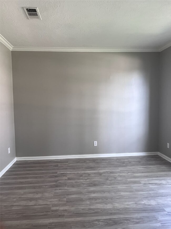 Building Photo - 15707 Rosewood Hill Ct