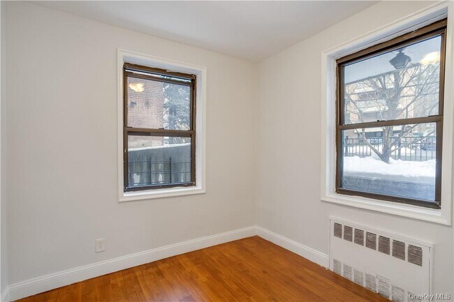 Building Photo - 140 E Hartsdale Ave