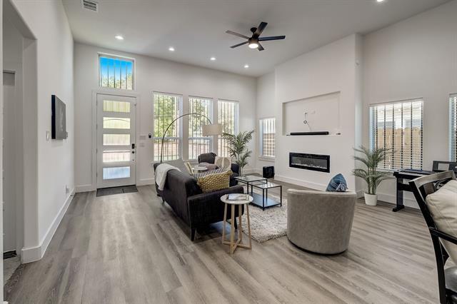 Building Photo - 2618 Carpenter Ave