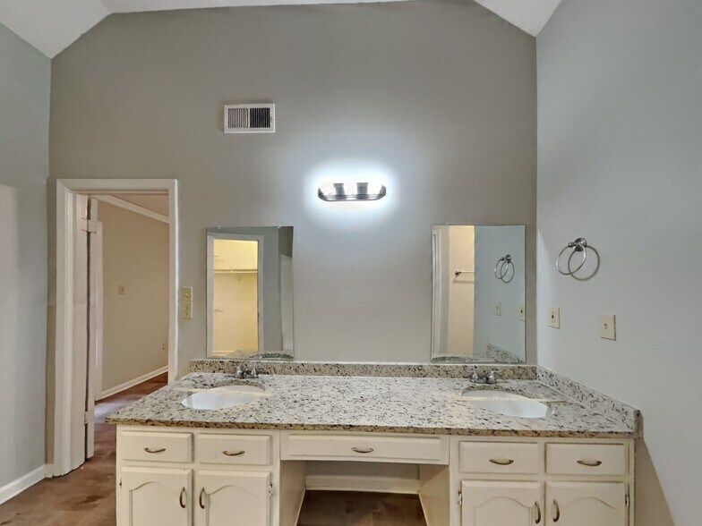 Building Photo - 4847 Gadwall Dr W