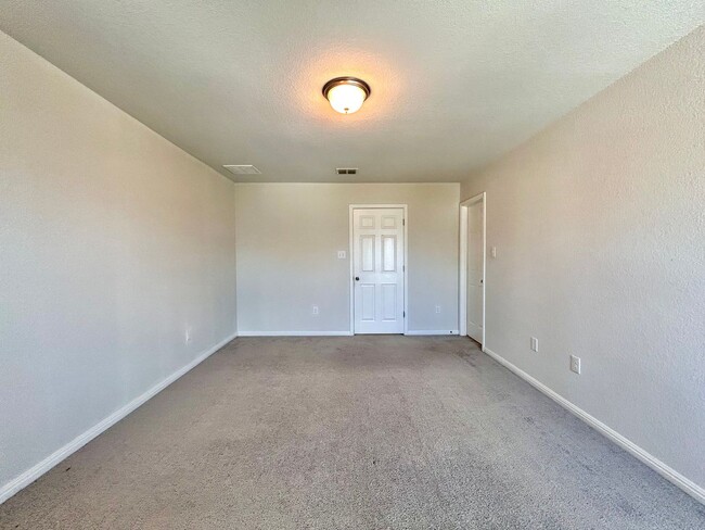 Building Photo - 11909 Mercantile Ln