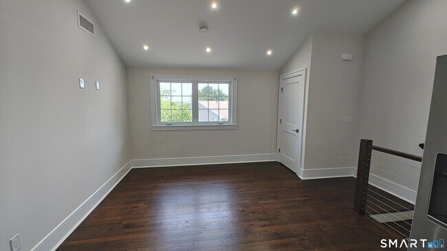 Building Photo - 38 Poe Ct