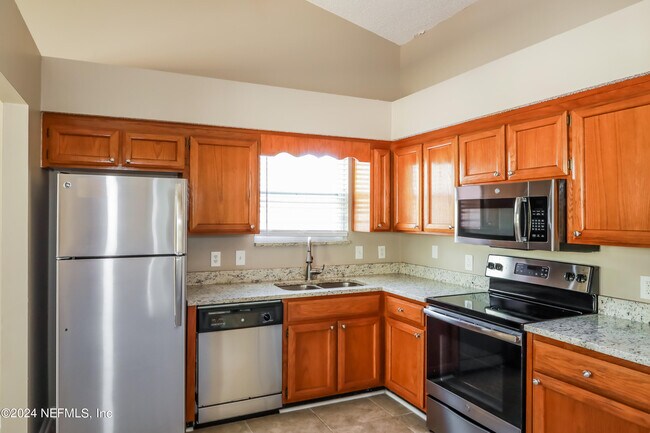 Building Photo - 1696 Sandy Hollow Loop