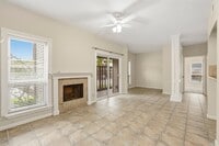 Building Photo - 2025 Augusta Dr