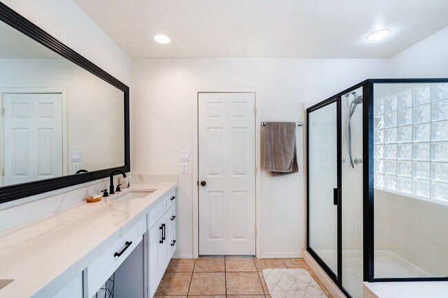 Building Photo - 4113 W Cielo Grande