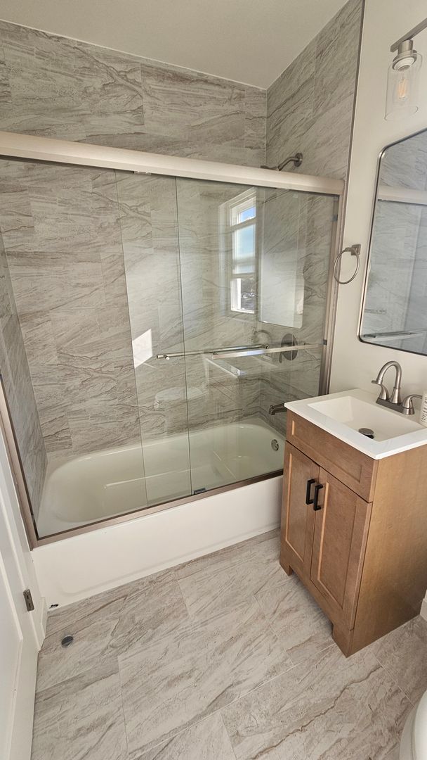 Building Photo - 210901