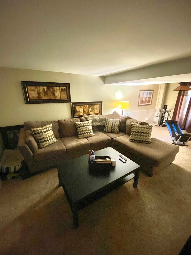 Building Photo - 1829 Duncan Ave