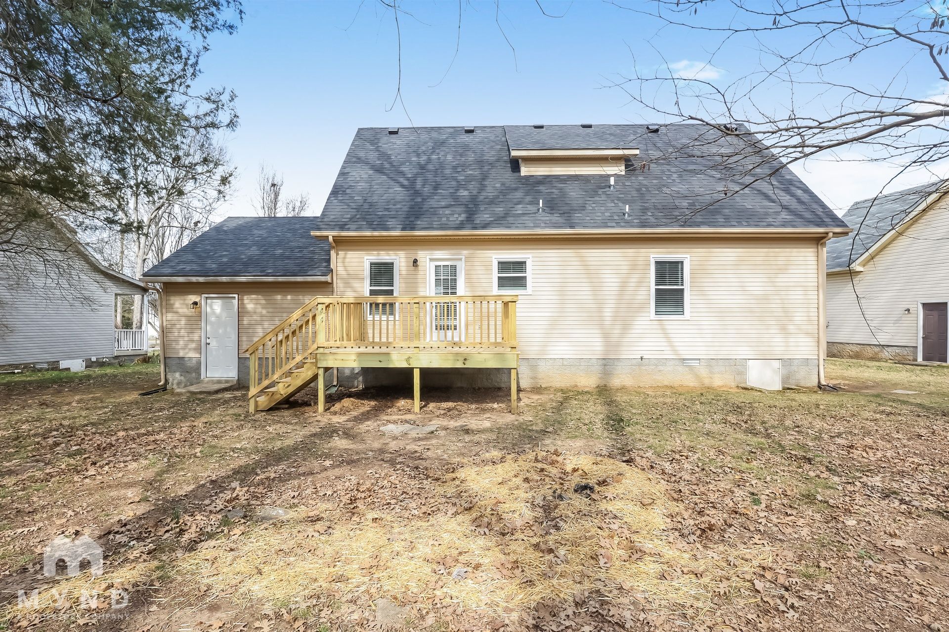 Building Photo - 204 Deerlake Dr