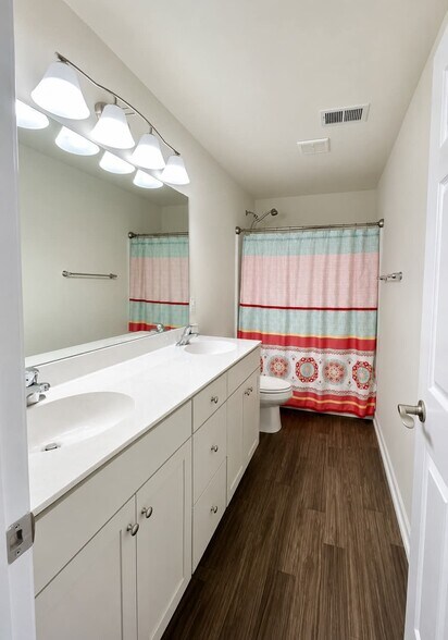 Building Photo - 351 Cardwell Ln