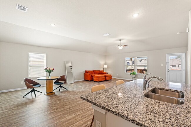 Building Photo - 7039 Diamond Vly