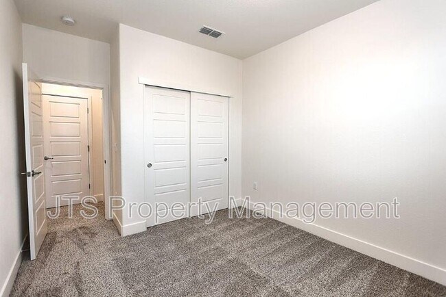 Building Photo - 3513 Birdland Ave