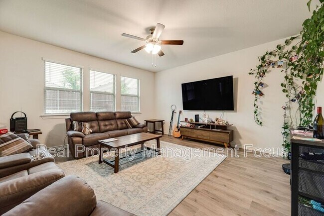 Building Photo - 7205 Bledington Ln