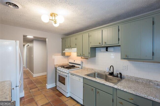 Building Photo - 1135 Worthington Hills Dr